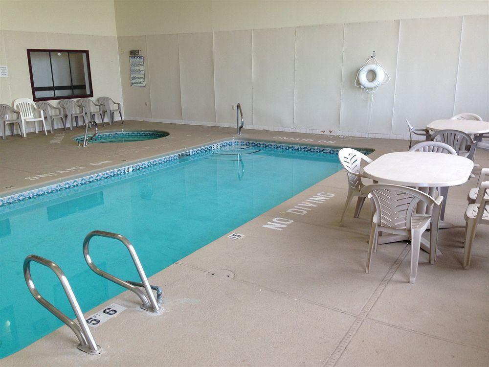 הובס Brentwood Inn & Suites מראה חיצוני תמונה