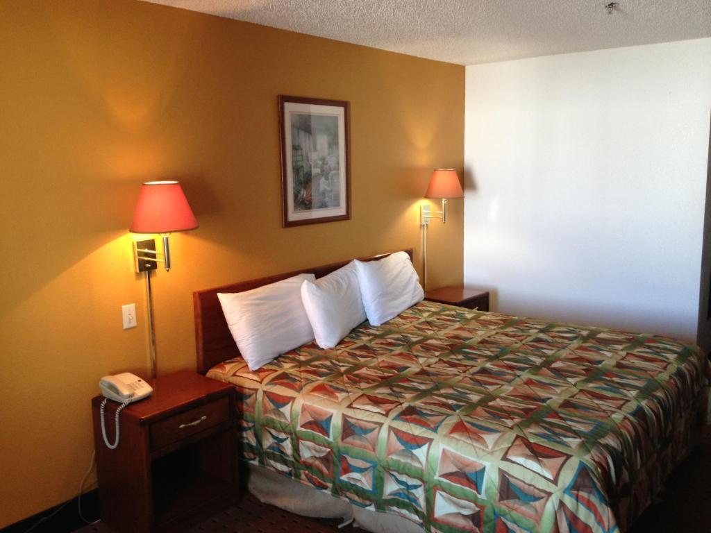 הובס Brentwood Inn & Suites מראה חיצוני תמונה