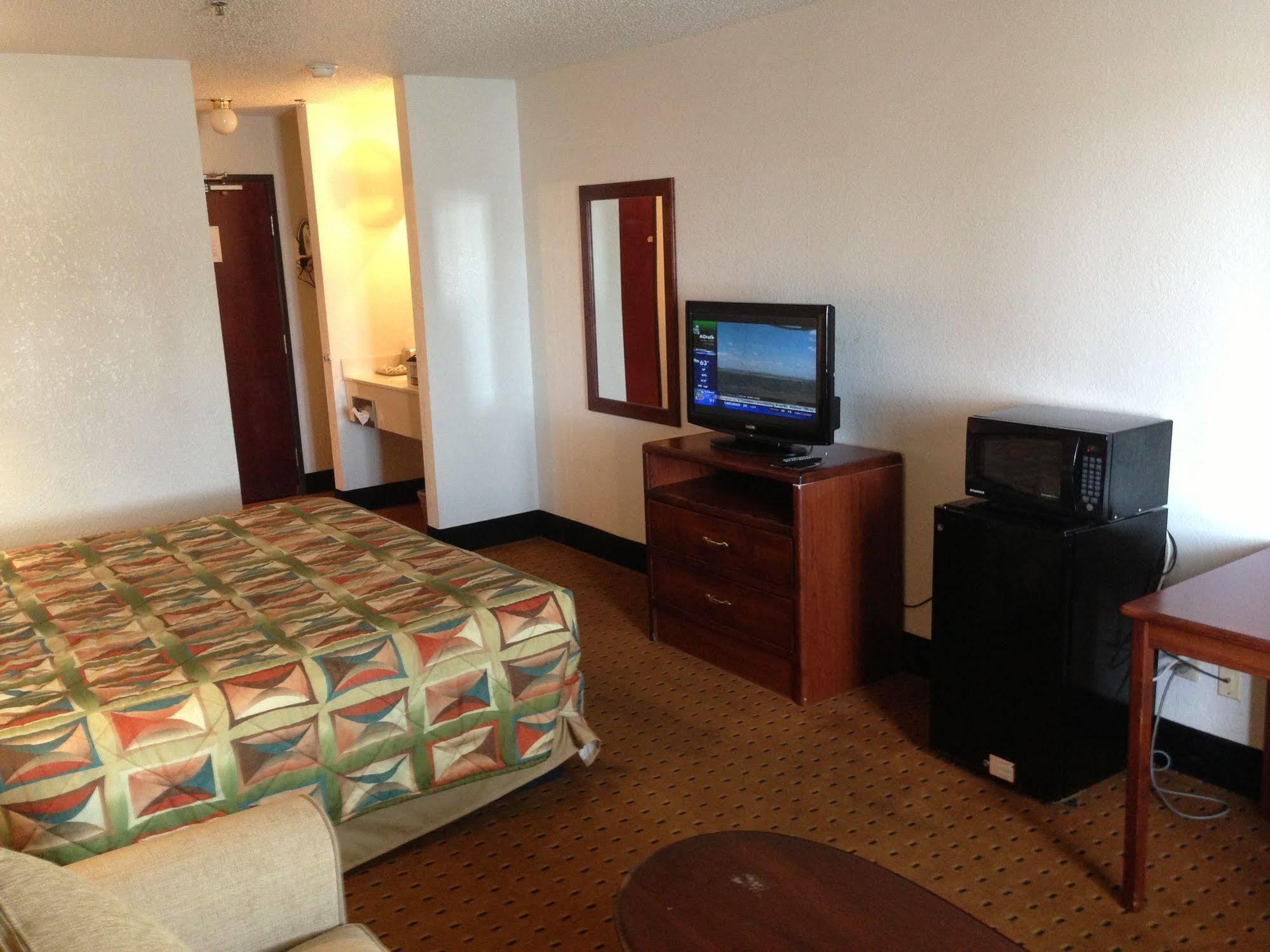 הובס Brentwood Inn & Suites מראה חיצוני תמונה