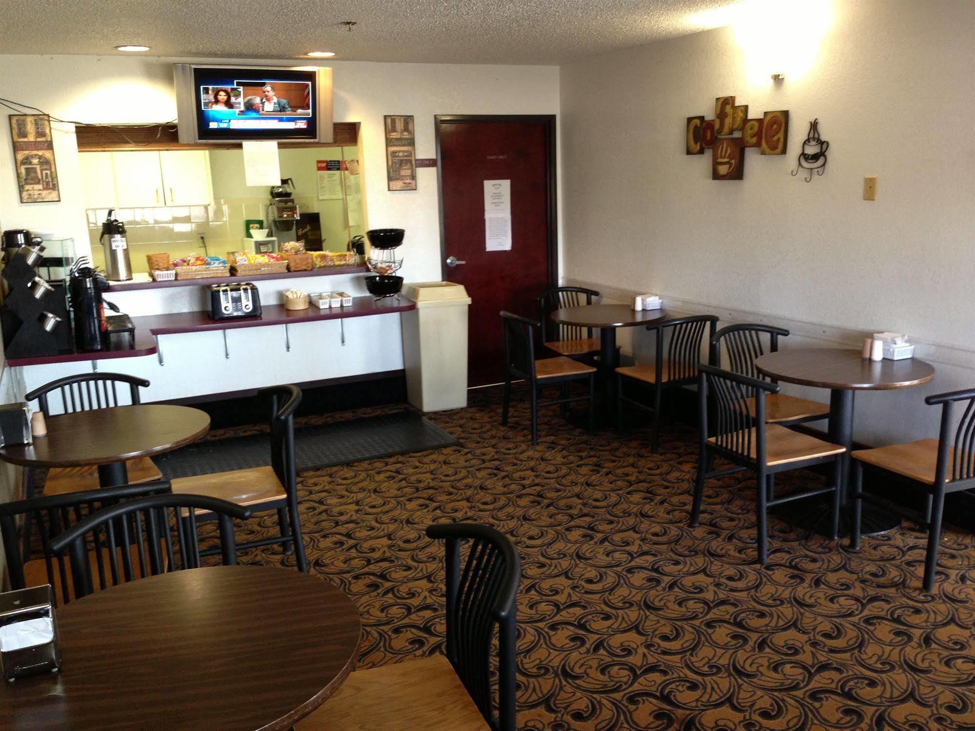 הובס Brentwood Inn & Suites מראה חיצוני תמונה